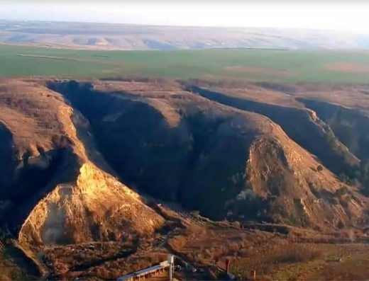 The Golden Hills – The Văleni Village Geological Outcrop