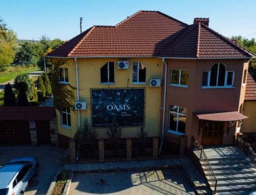 Hotel Oasis, Cahul - front view