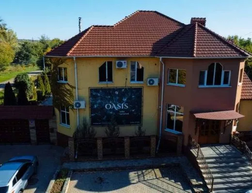 Hotel Oasis, Cahul - vedere din faţă